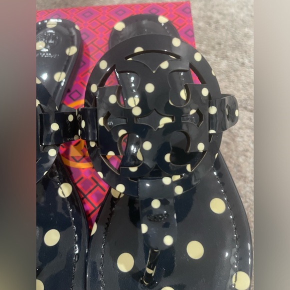 Tory Burch Miller patent Navy polka dot size 9.5 - Picture 8 of 10